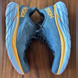 Hoka Clifton 8